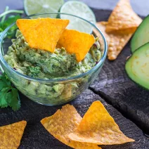 Recept na guacamole s chlorellou a moringou