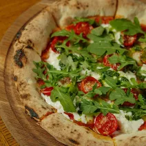 Keto pizza s psylliovou šupkou