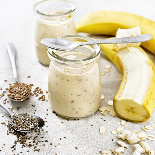 Proteínový ranný mliečny kokteil s koreňom maca